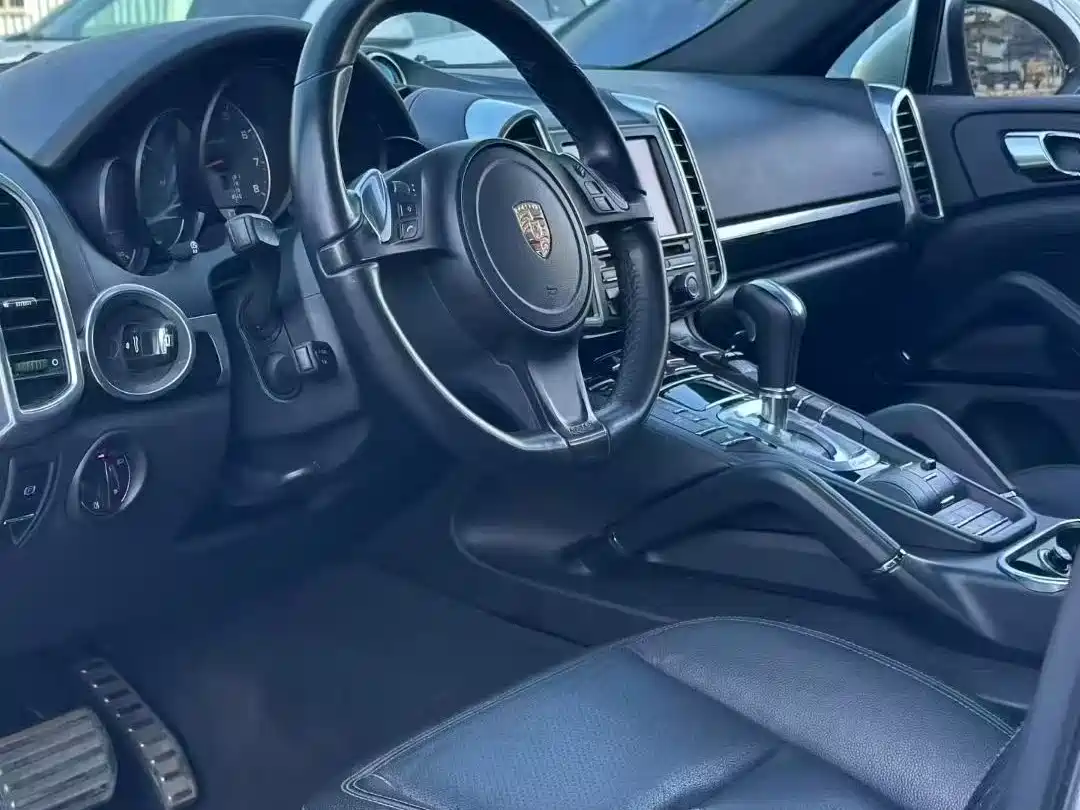 Porsche Cayenne 2011 Cayenne S Hybrid 3.0T фото 6