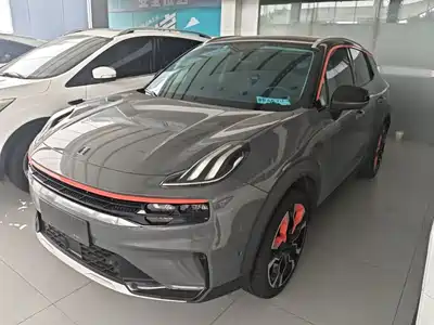 Lynk & Co 06