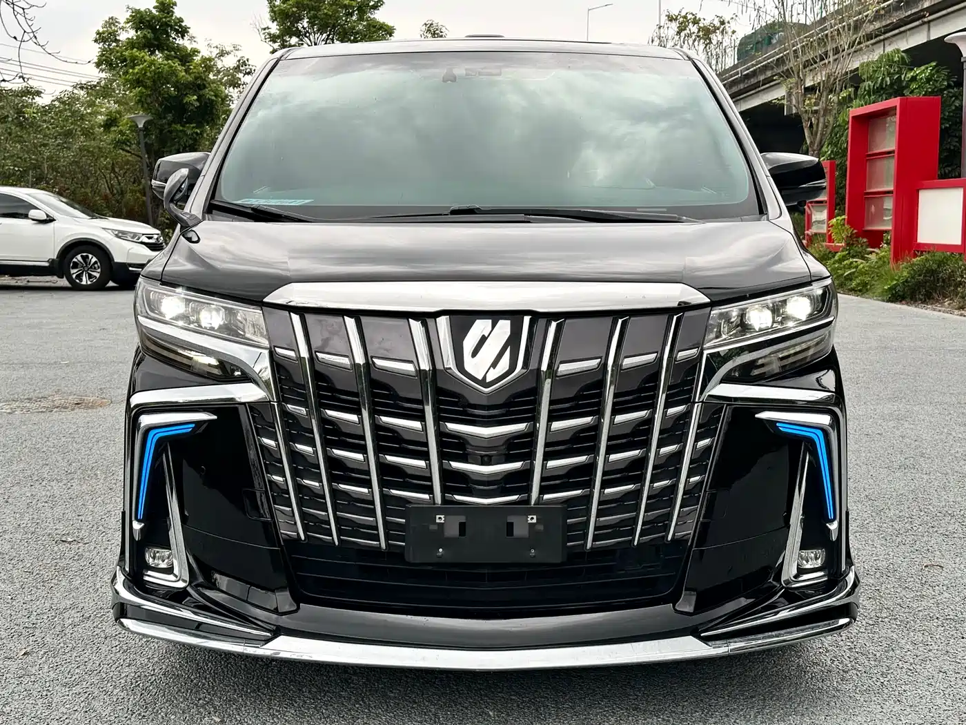 Toyota Alphard 2018 Facelift 3.5L Premium Edition фото 2