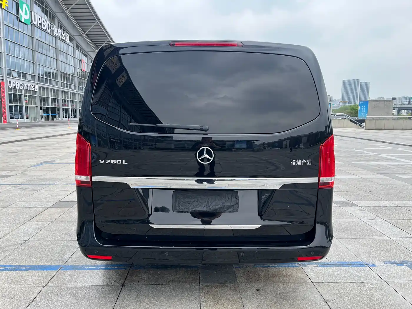 Mercedes-Benz V-Class 2017 Model V 260 L Premium Extended Edition фото 6