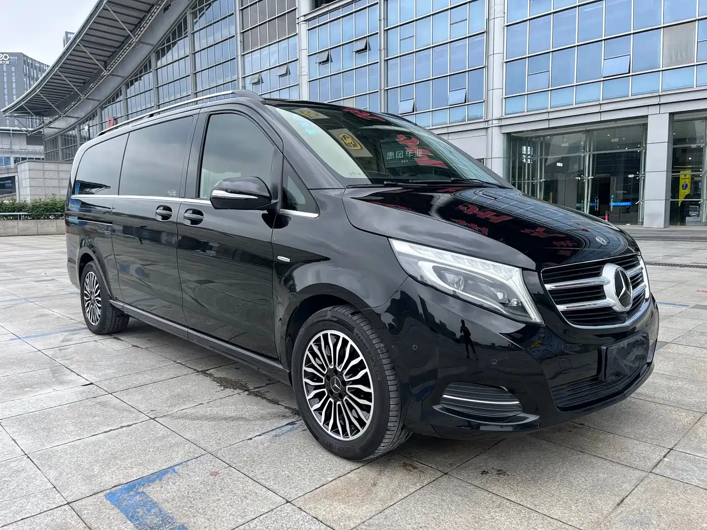 Mercedes-Benz V-Class 2017 Model V 260 L Premium Extended Edition фото 3