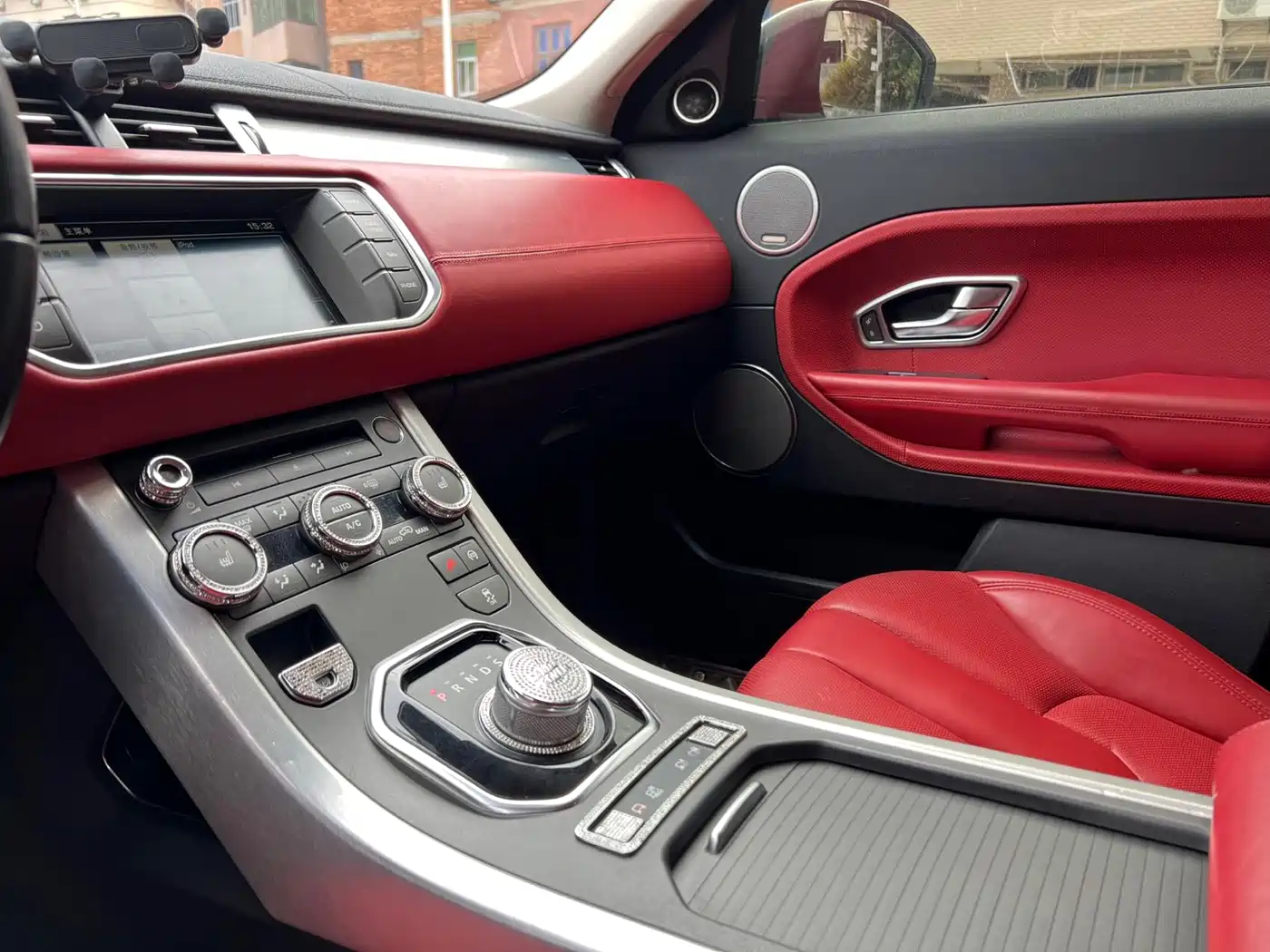 Land Rover Range Rover Evoque 2015 2.0T 5-Door Intelligent Edition фото 8