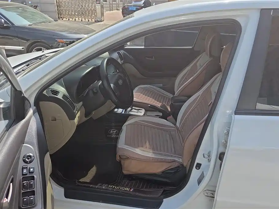 Hyundai Elantra 2011 1.6L Automatic Comfort фото 9