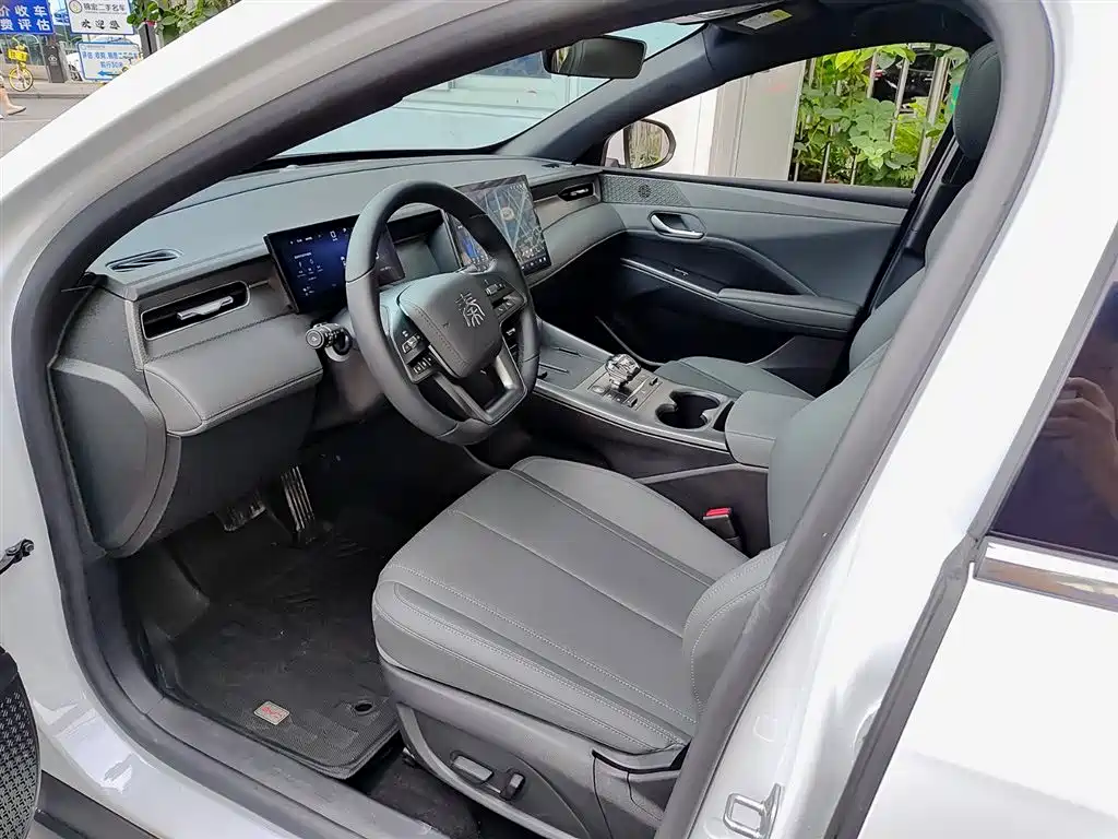 BYD Qin PLUS 2025 DM-i Smart Drive Edition 55KM Surpassing Type фото 7