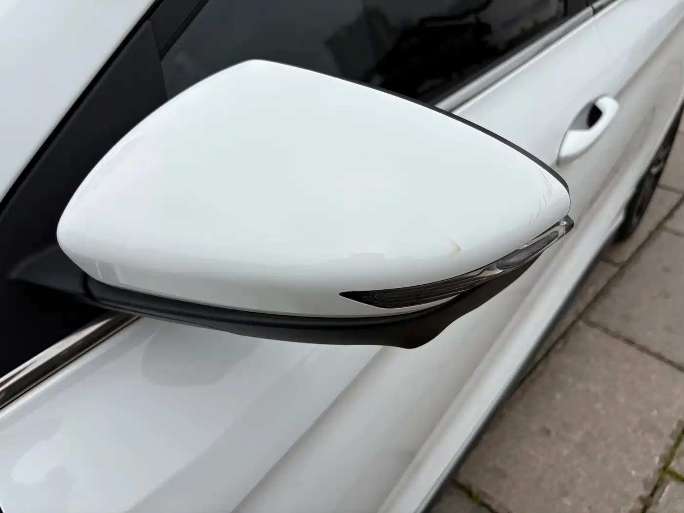 GEELY AUTOMOBILE BINRUI