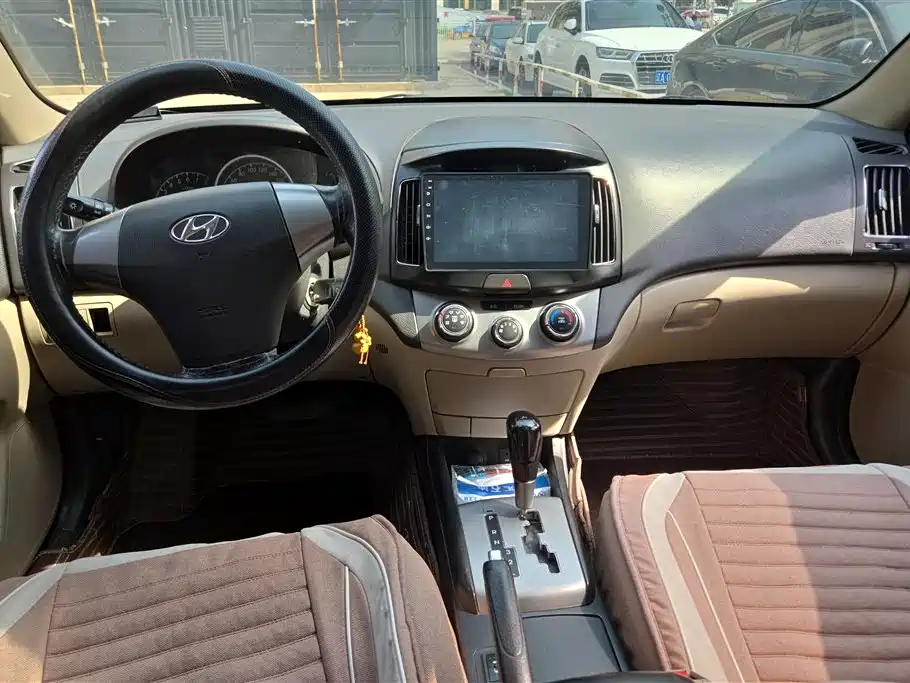 Hyundai Elantra 2011 1.6L Automatic Comfort фото 12