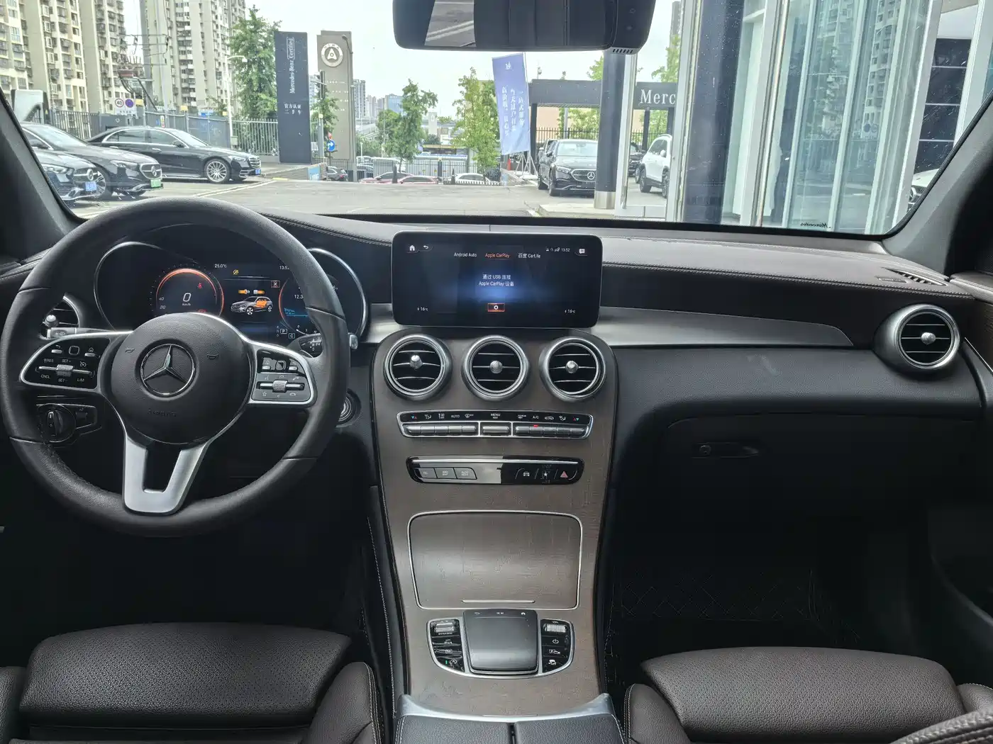 Mercedes-Benz GLC 2022 Model GLC 300 L 4MATIC Dynamic Edition фото 16