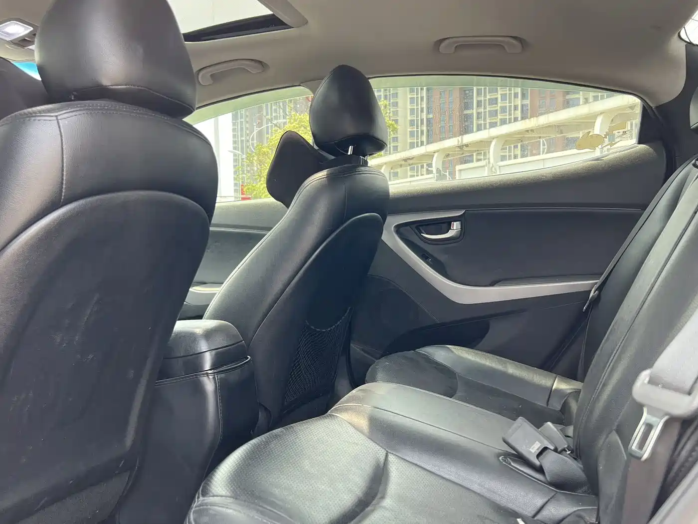 Hyundai Langdong 2016 1.6L Automatic Premium Edition фото 4