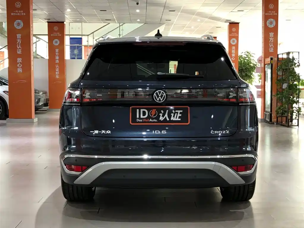VOLKSWAGEN ID.6 CROZZ