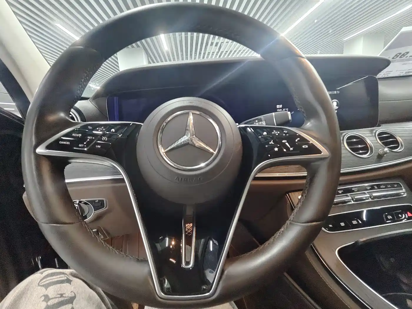 Mercedes-Benz E-Class New Energy 2022 E 350 e L Plug-in Hybrid Sedan фото 9