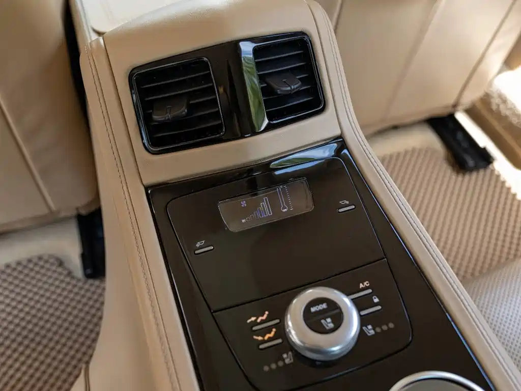 Aston Martin Rapide 2017 6.0L S фото 22