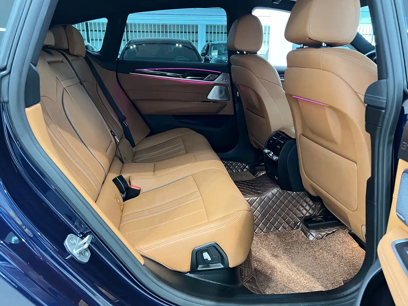 BMW 6 Series GT 2024 630i M Sport Ultimate Package фото 16