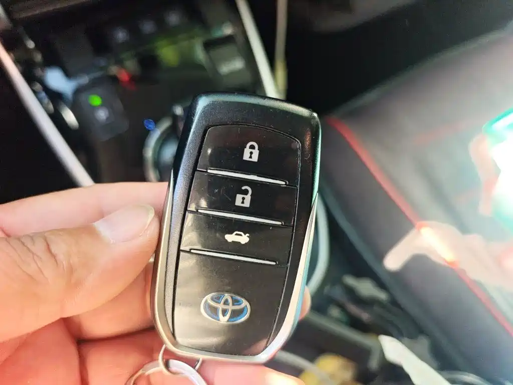 Фото 9 - Toyota Corolla