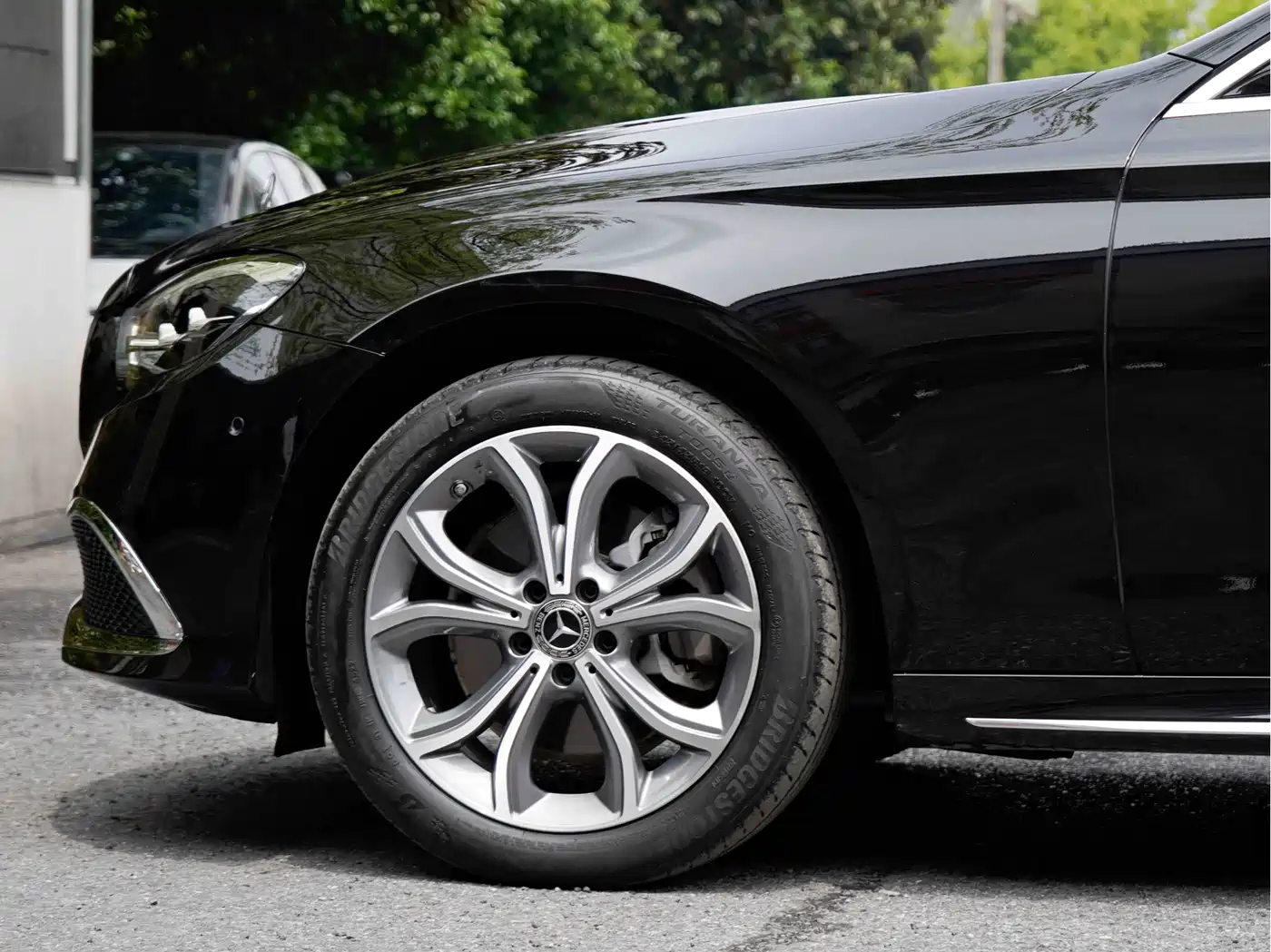 Mercedes-Benz E-Class 2023 E 300 L Sport Luxury фото 8