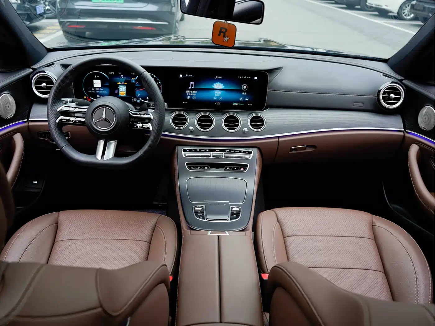 Mercedes-Benz E-Class 2023 E 300 L Sport Luxury фото 14