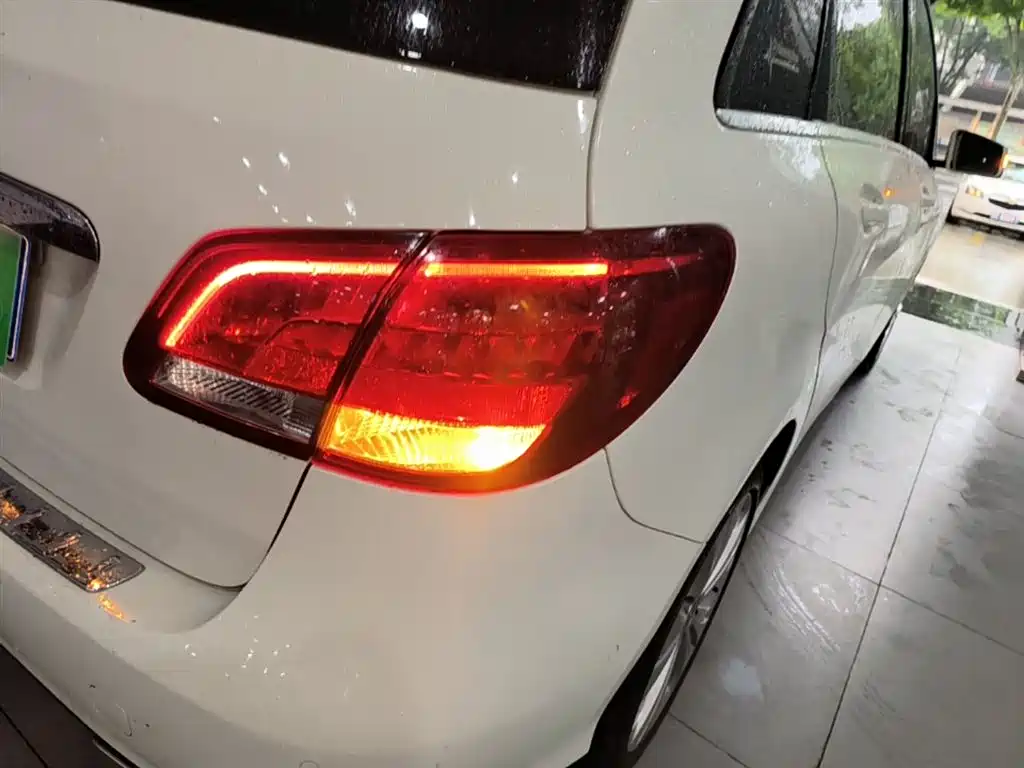 Mercedes-Benz B-Class 2017 B 200 Dynamic фото 7