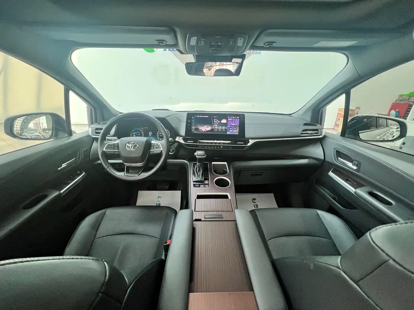 Toyota Granvia 2024 2.5L Hybrid Premium PLUS фото 33