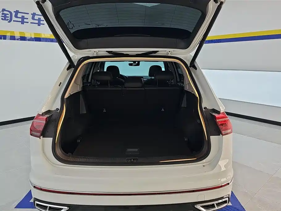 Volkswagen Tiguan L 2024 330TSI Automatic 2WD R-Line Premium Enjoyment Edition фото 4