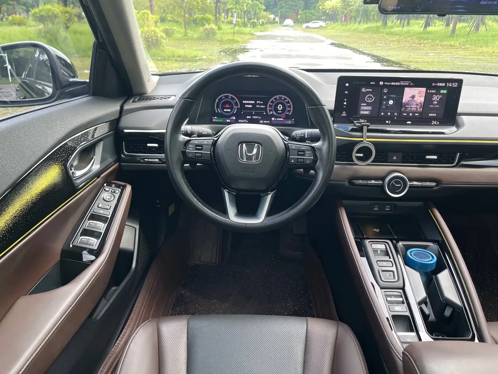 Photo 16 - Honda Inspire Hybrid