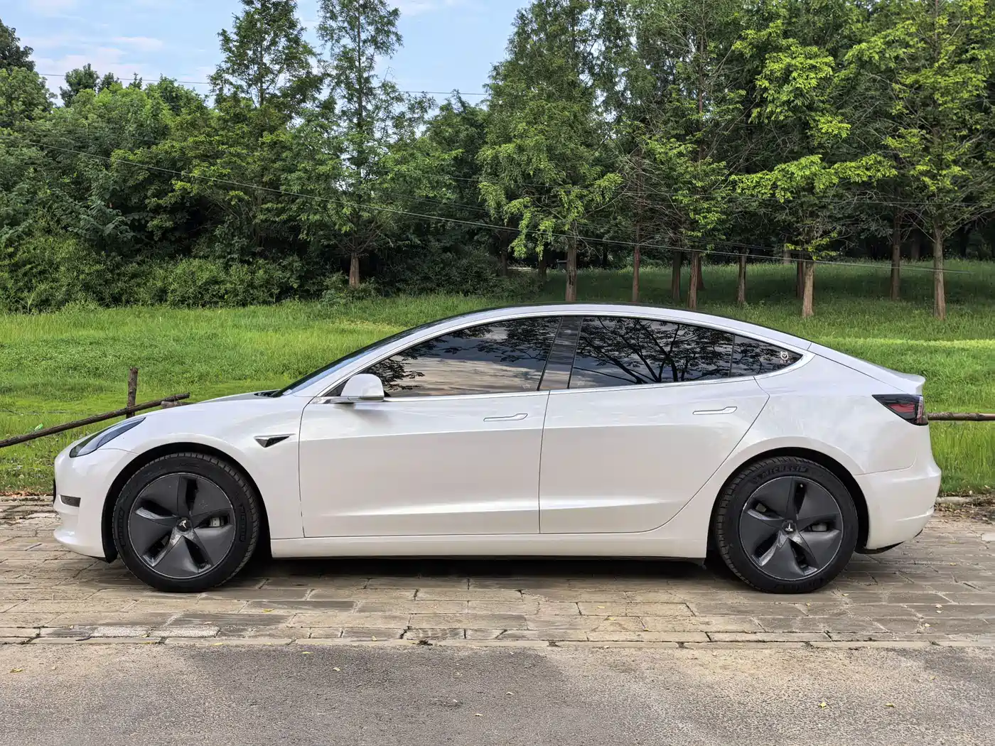 Photo 14 - Tesla Model 3