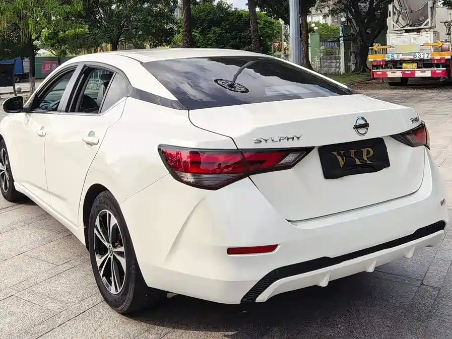 Фото 7 - Nissan Sylphy