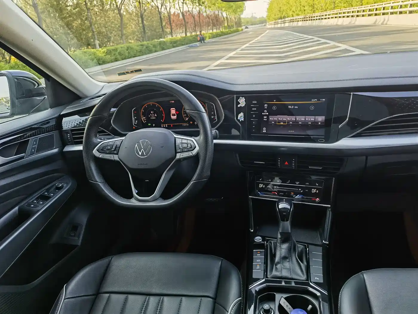 Volkswagen Passat 2022 330TSI Starlight Elite Edition фото 11