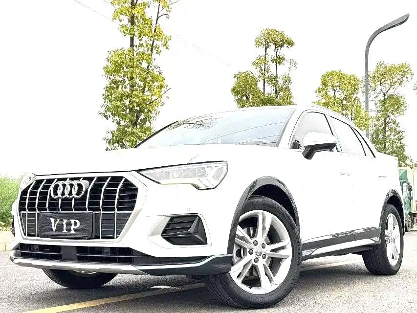 Photo 1 - Audi Q3