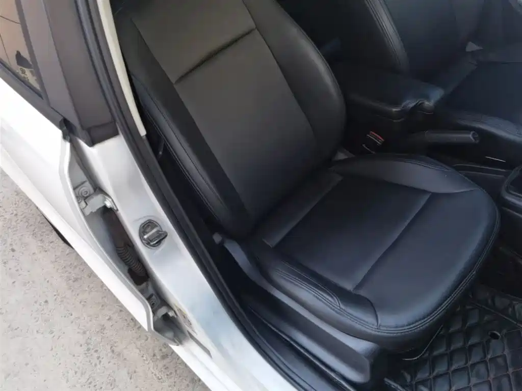 Volkswagen Polo 2016 1.4L Manual Trend фото 25