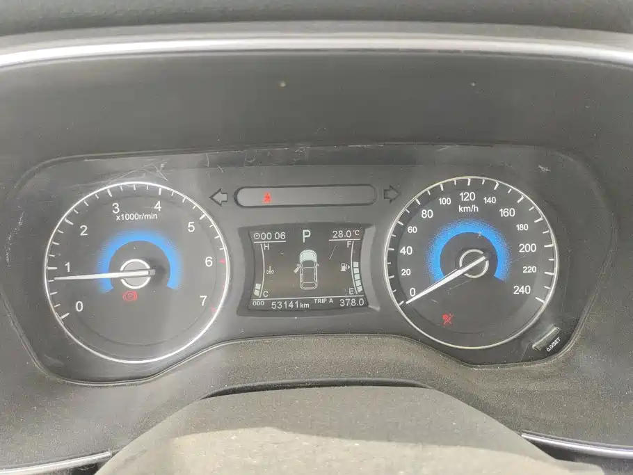 Dongfeng Fengguang Fengguang 580 2018 2017 1.5T CVT Smart Edition