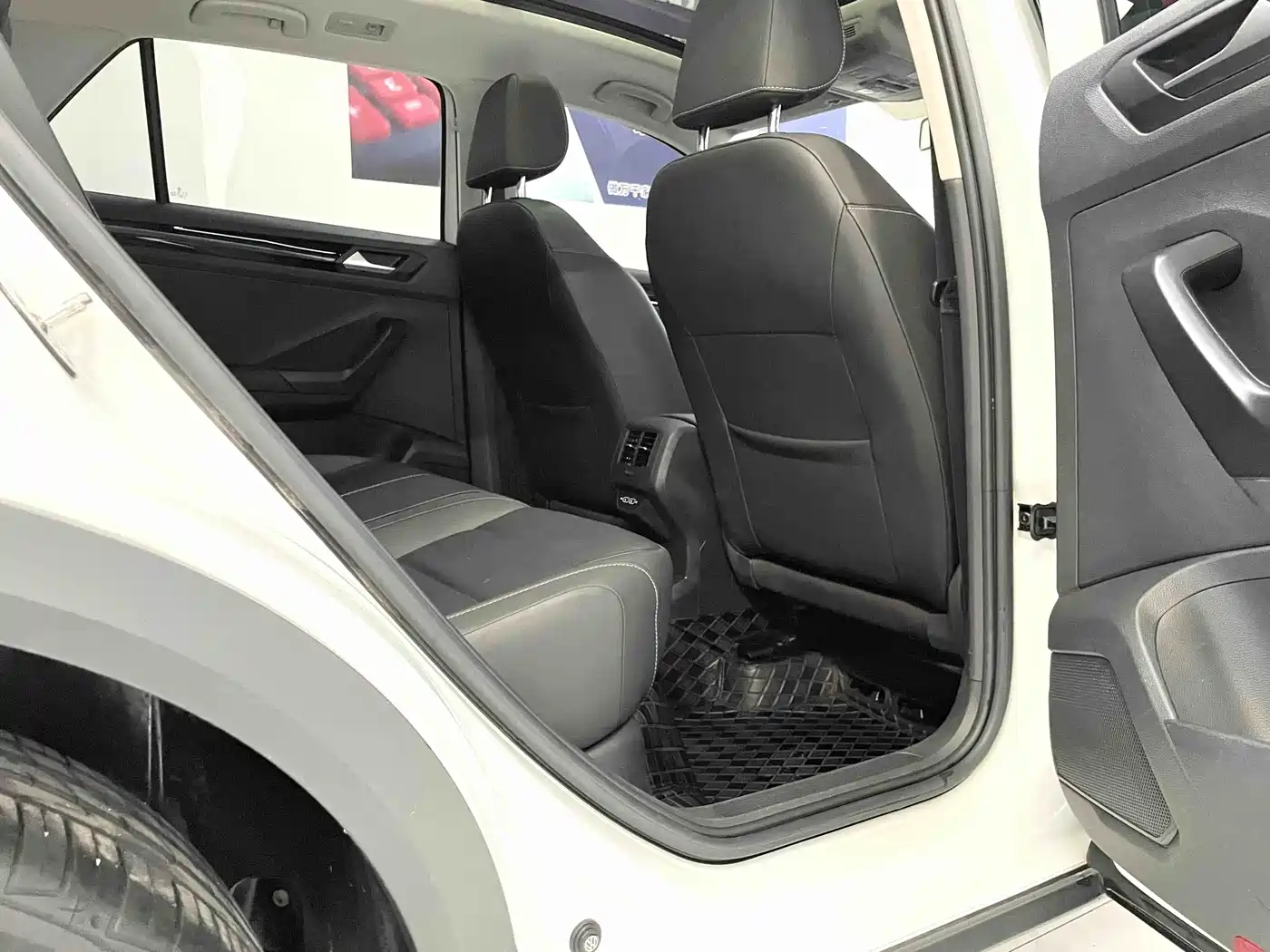 Volkswagen T-ROC 2022 280TSI DSG 2WD Comfort PLUS фото 18