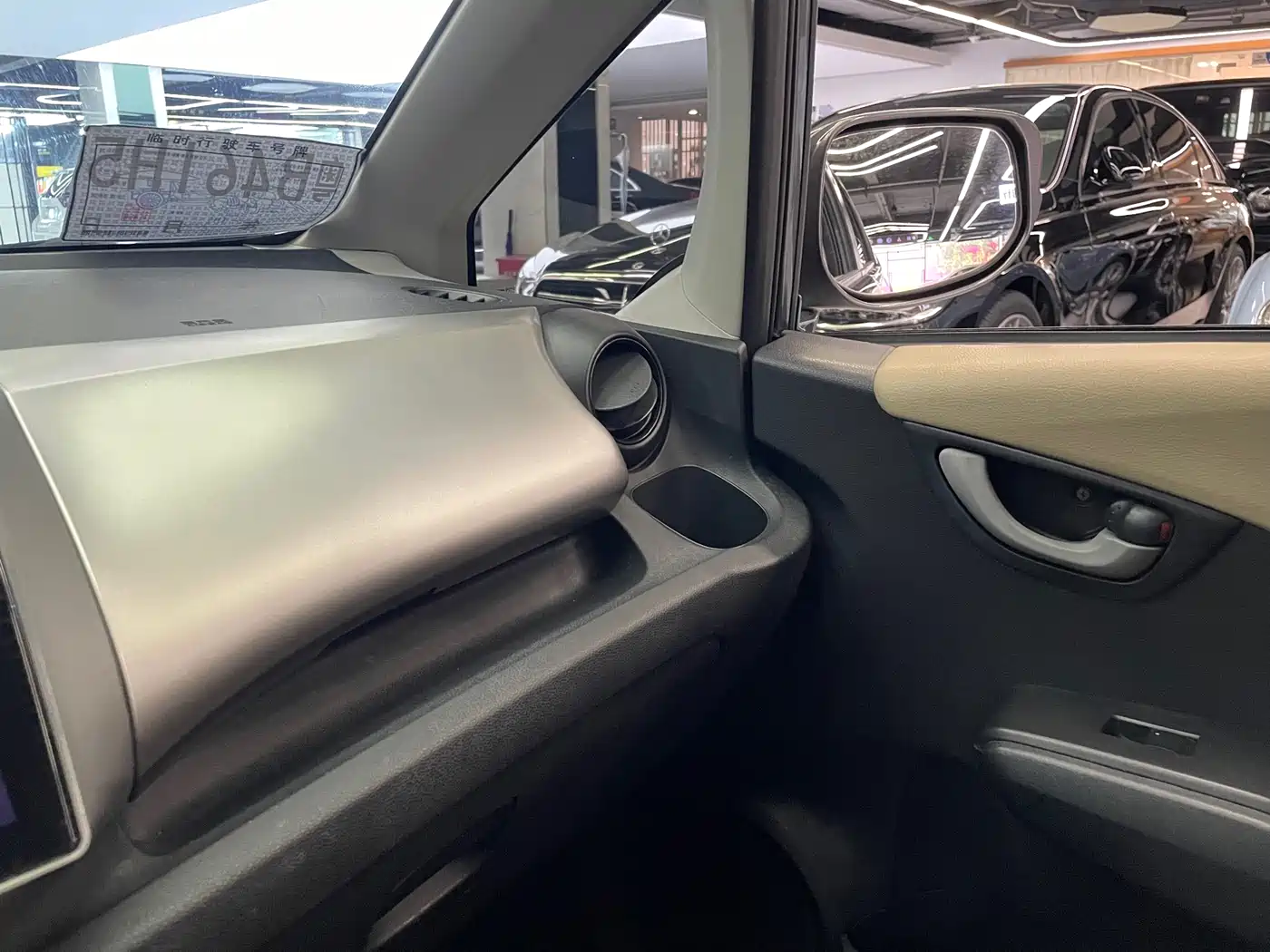Honda Fit 2011 1.3L Automatic Comfort фото 14