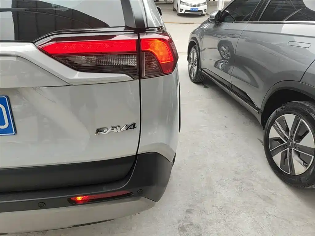 Toyota RAV4 Rongfang 2021 2.0L CVT 2WD Trend фото 8