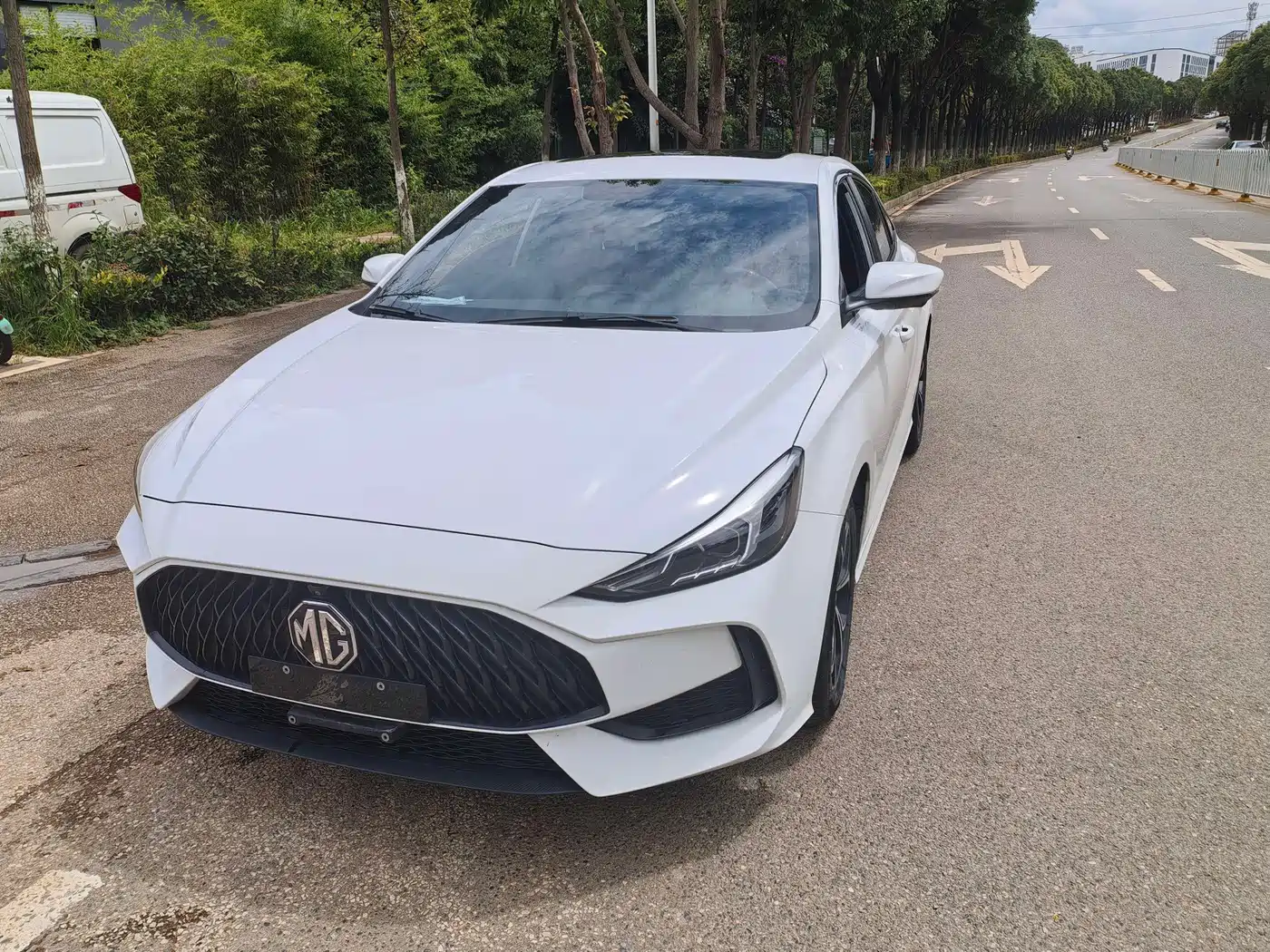 Фото 2 - MG MG5