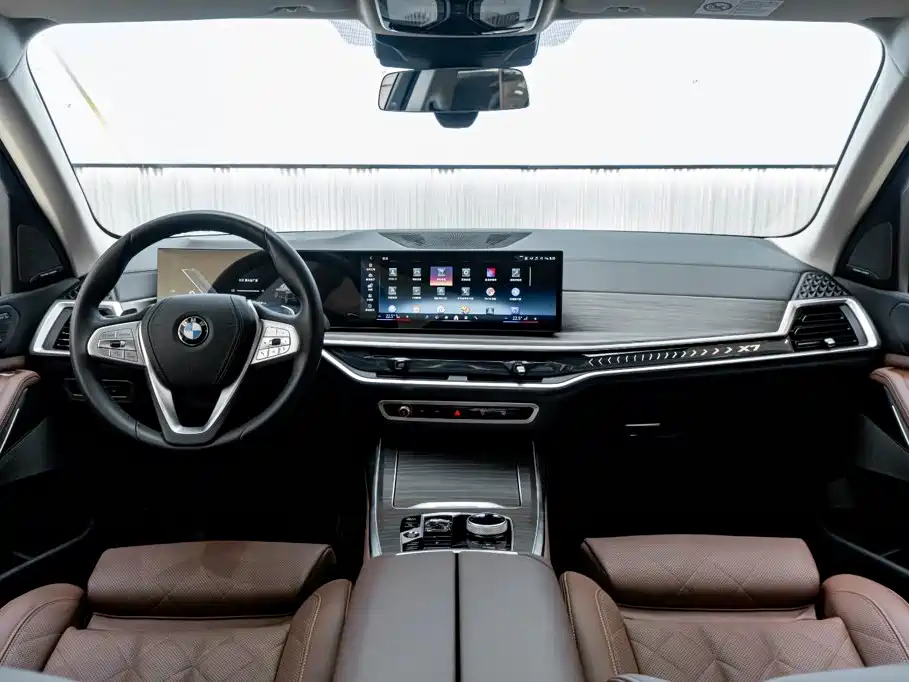 BMW X7 2024 2023 xDrive40i Leading Luxury Package