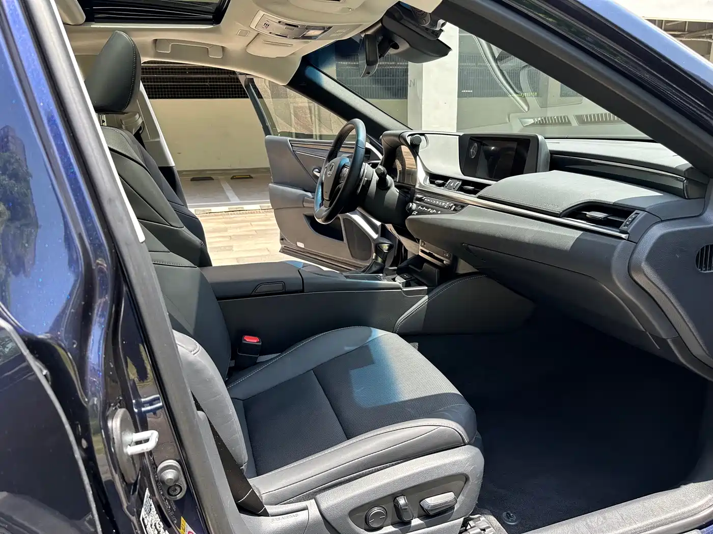 Lexus ES 2018 300h Excellence Edition China V фото 13