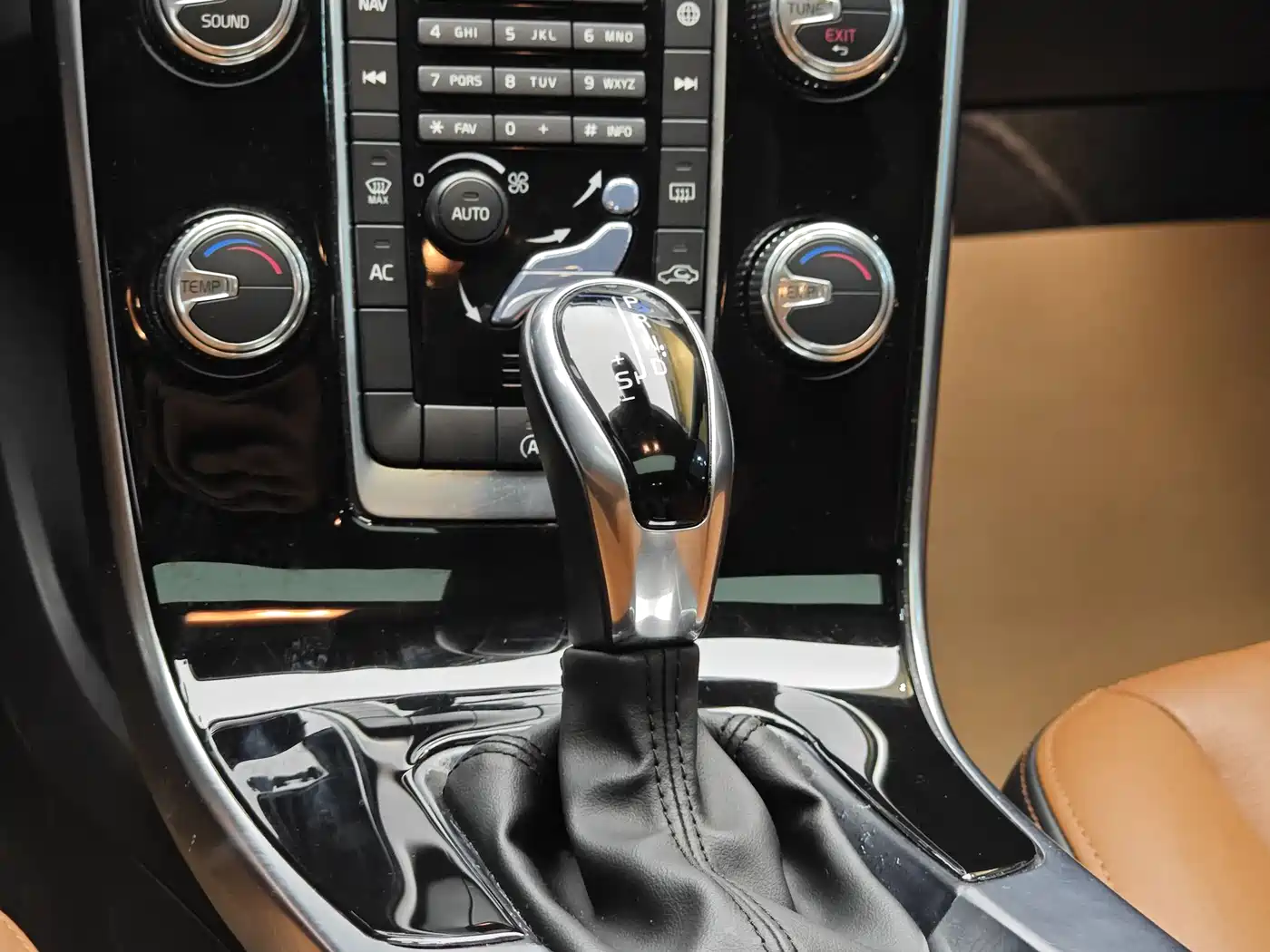 Фото 17 - Volvo S60