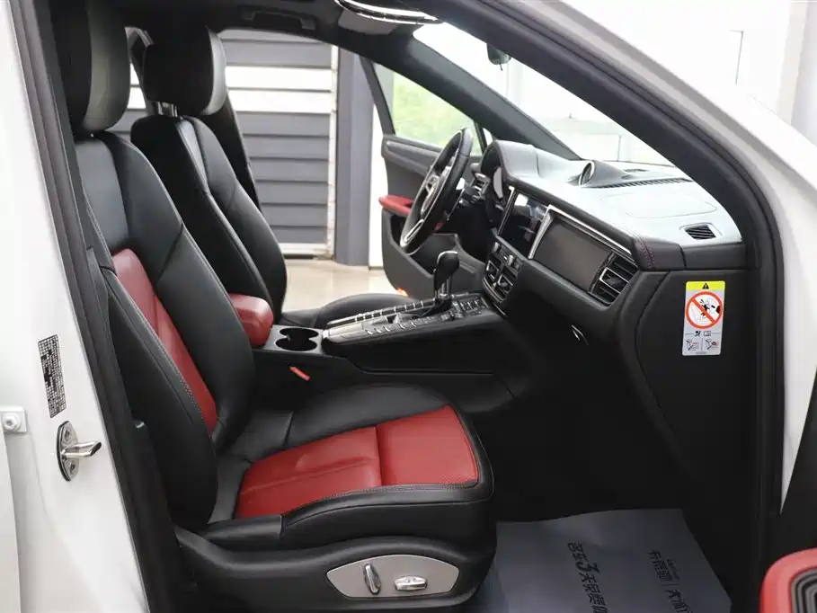 Porsche Macan 2021 Macan 2.0T фото 25