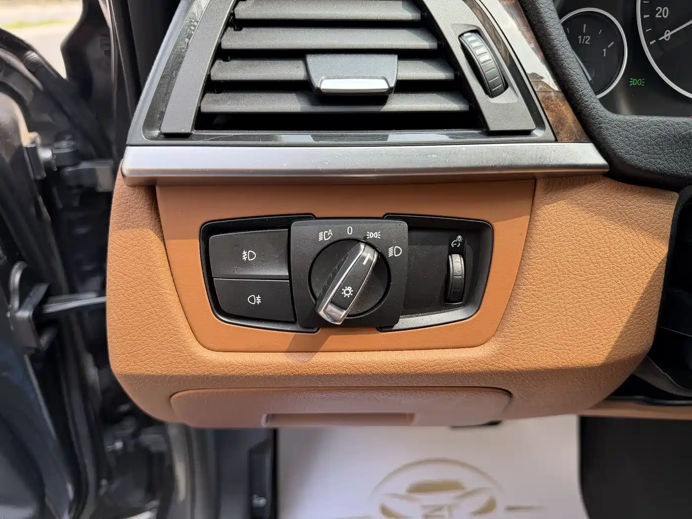 BMW 3 Series 2013 320Li Luxury Design Package фото 6
