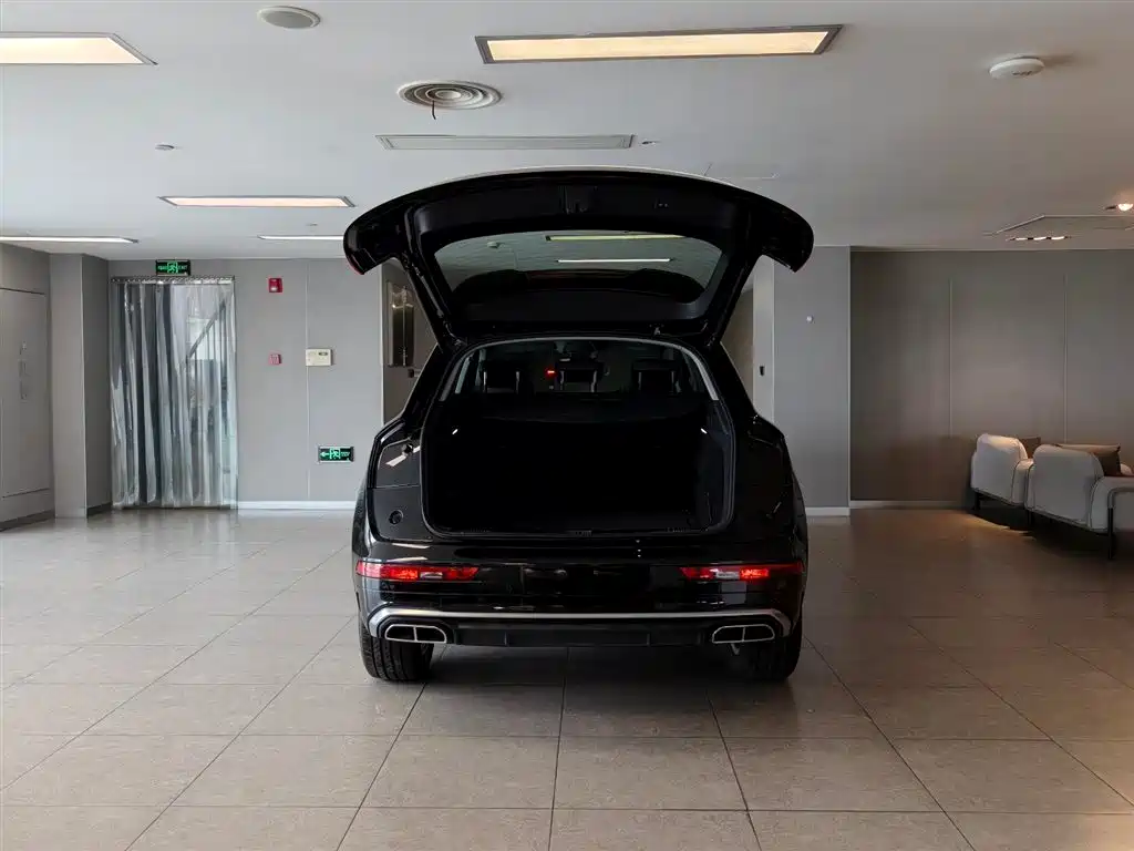 Audi Q5L 2022 40T Luxury Dynamic фото 6
