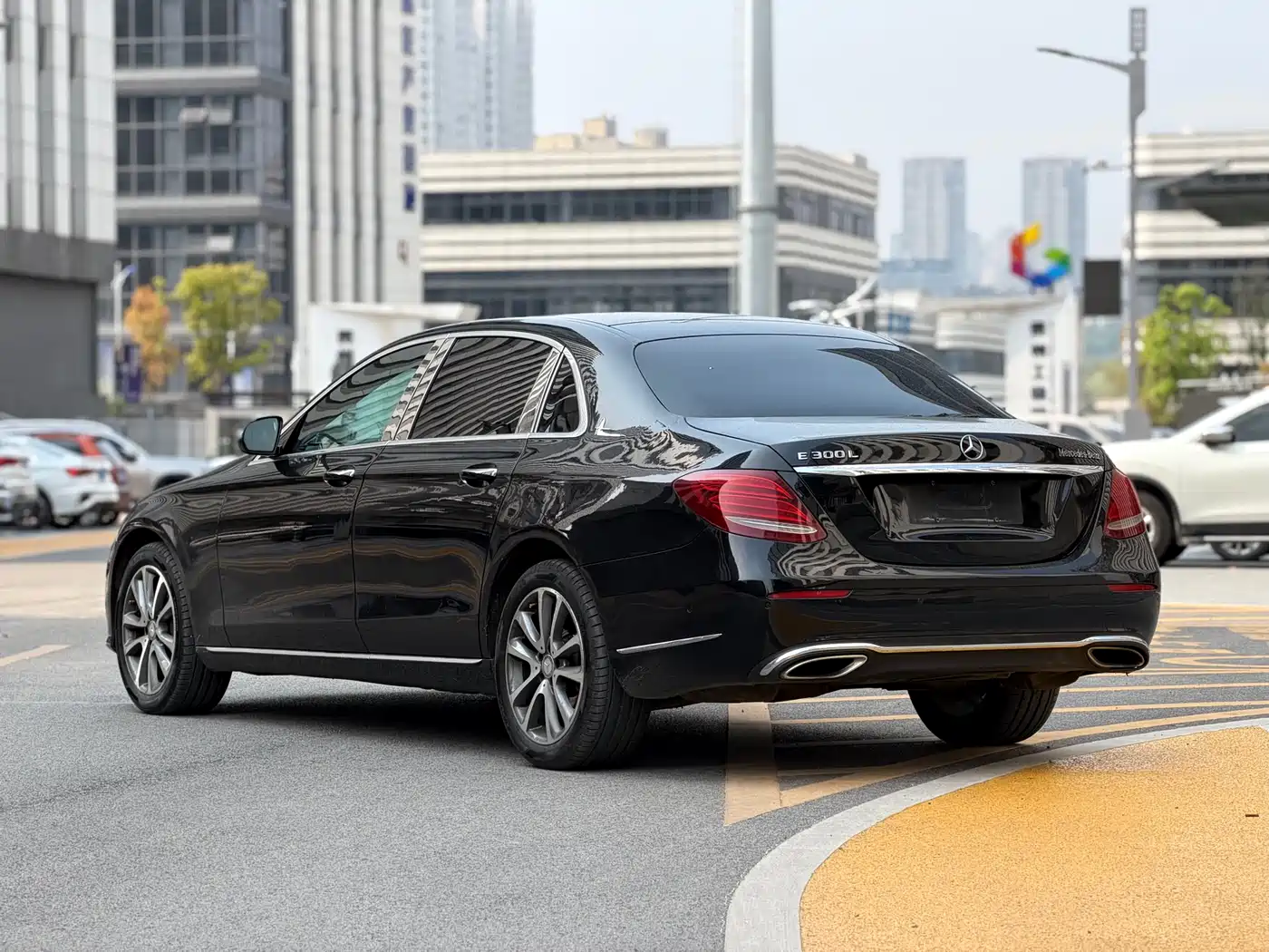 Mercedes-Benz E-Class 2016 E 300 L Fashion Type фото 7