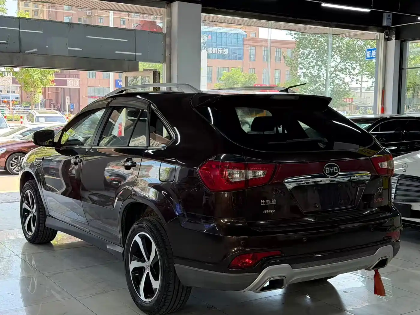 BYD S7 2016 2016 2.0T Automatic Premium Model