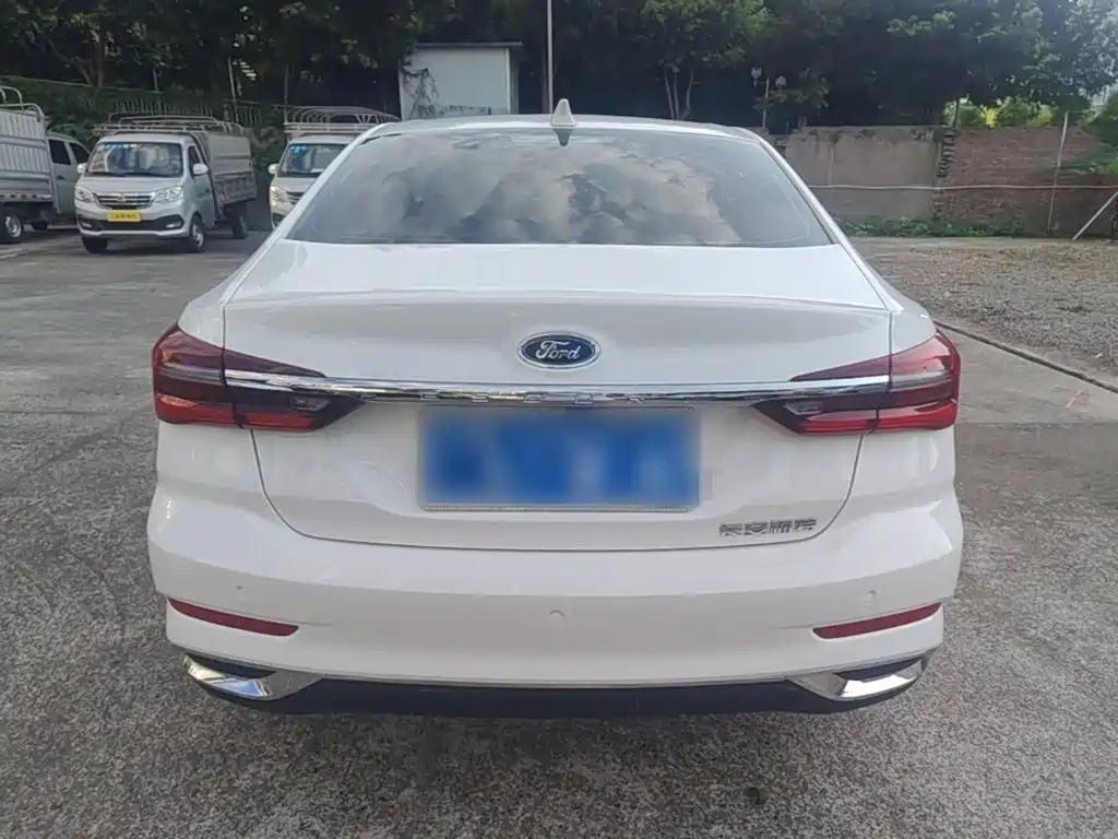 Ford Escort 2022 2021 1.5L Automatic Diamond Edition