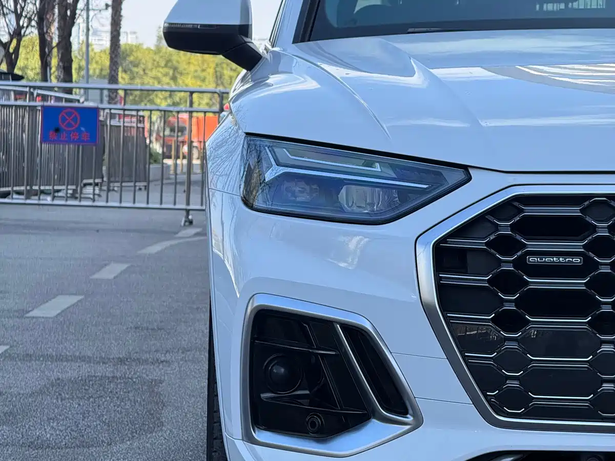 Audi Q5L 2022 45T Luxury Dynamic фото 3