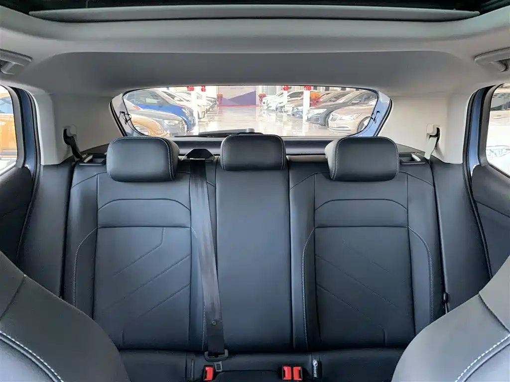 Volkswagen Tharu 2025 New Edge 300TSI Enjoyment Edition фото 19