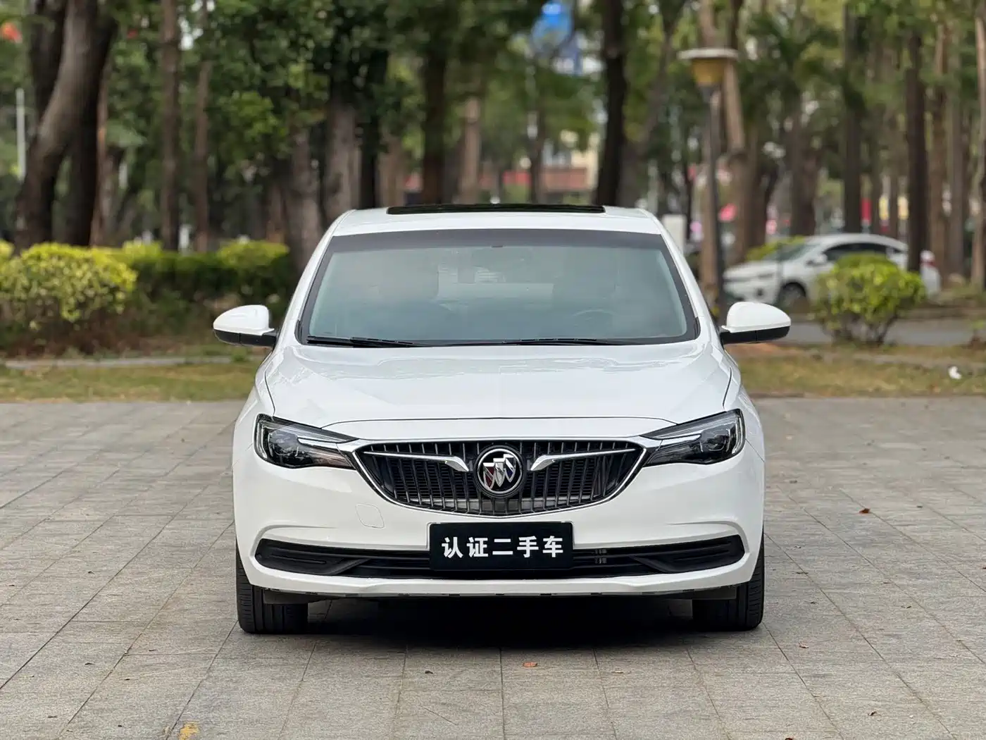 Photo 2 - Buick Excelle