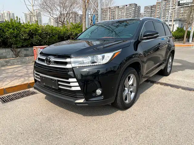 TOYOTA HIGHLANDER
