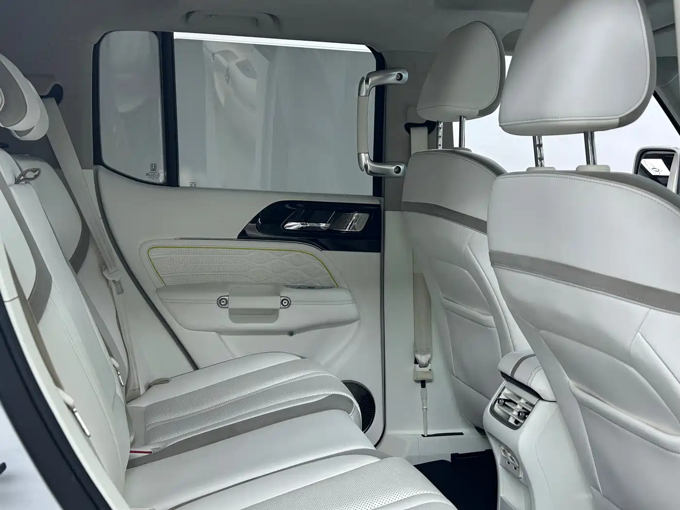 TANK CO CREATION TANK 300