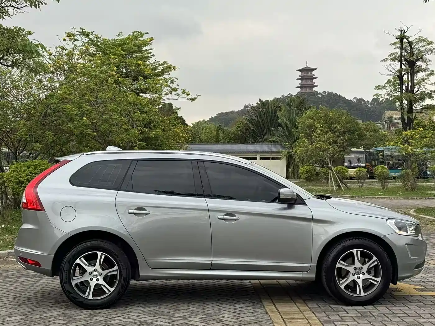 2014 Volvo XC60 (Import)