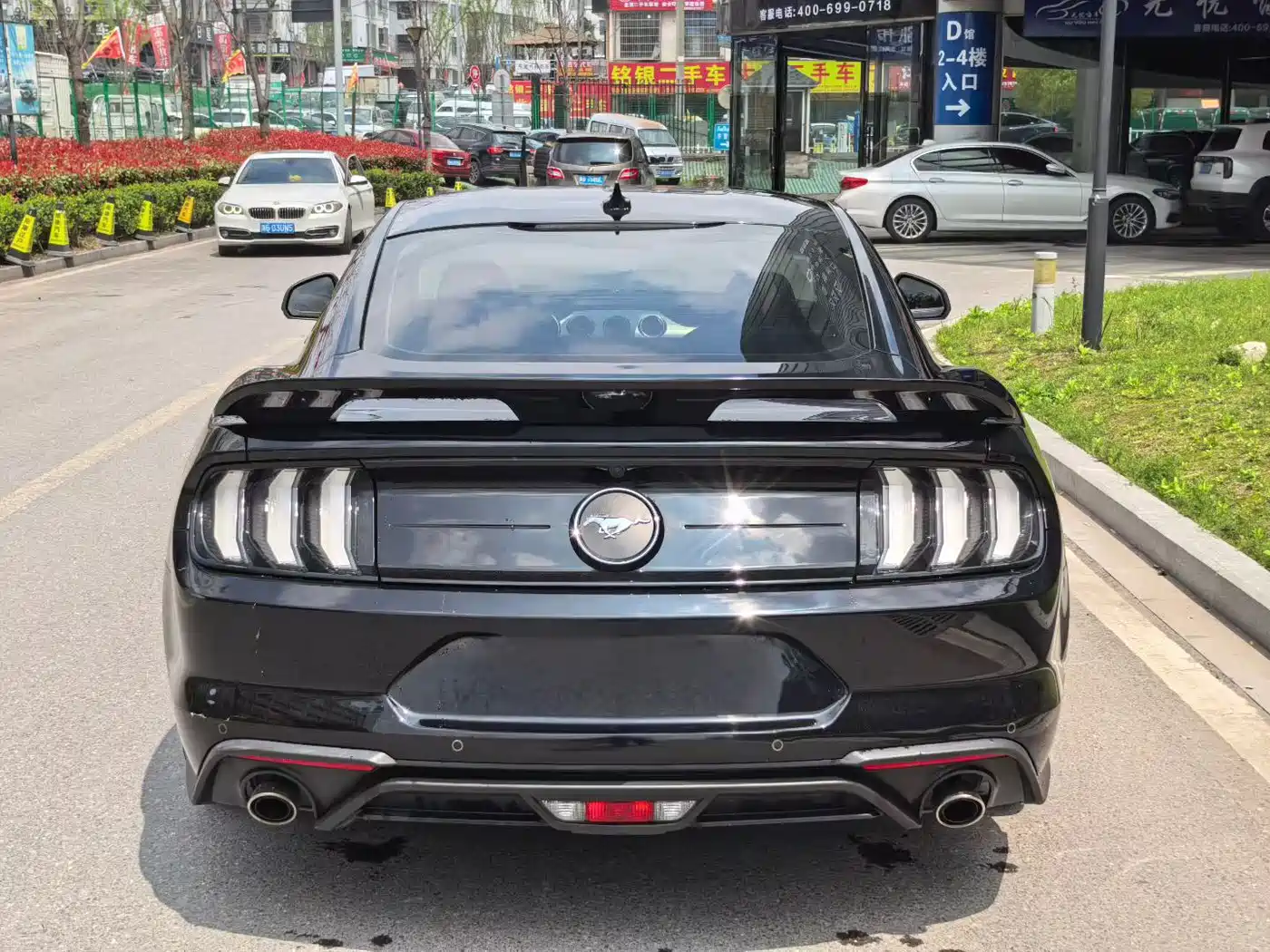 FORD MUSTANG