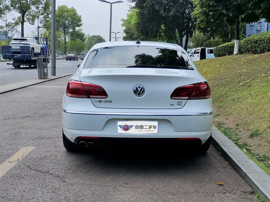 Volkswagen FAW-Volkswagen CC 2016 Model 1.8TSI Luxury фото 5